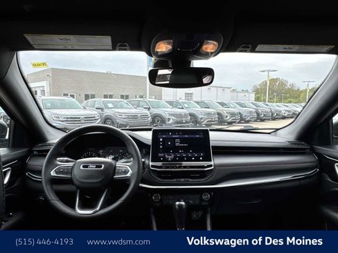 Used 2023 Jeep Compass Trailhawk image 10