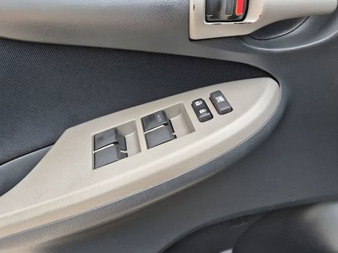 Used 2013 Toyota Corolla S image 28