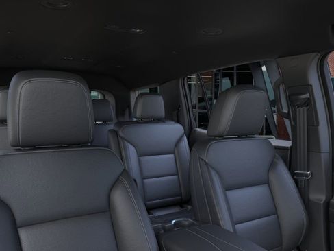 New 2026 Chevrolet Traverse LT w/ Enhanced Driving Package image 37