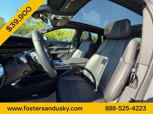 Used 2023 Cadillac Lyriq AWD image 10