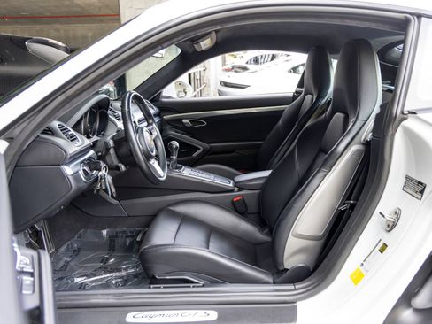 Used 2021 Porsche 718 Cayman GTS RWD image 32
