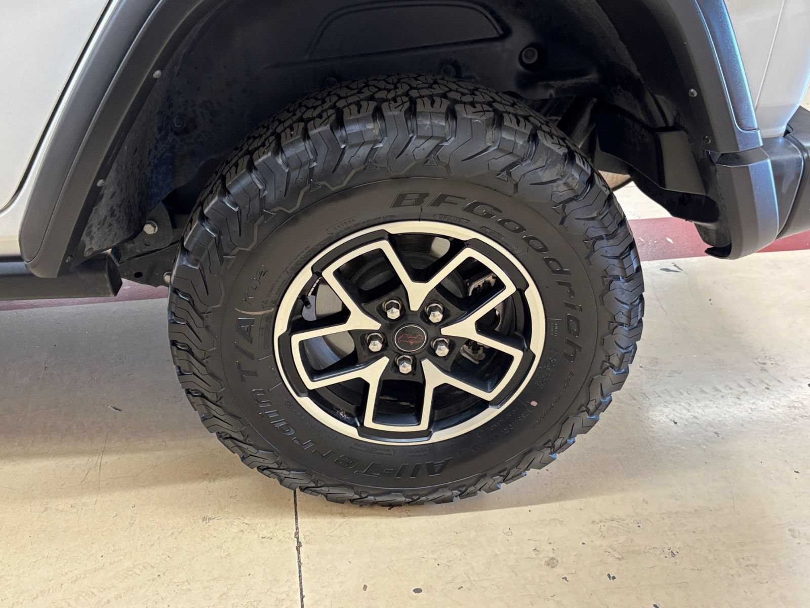 Used 2025 Jeep Wrangler Unlimited Rubicon AWD/4WD image 28