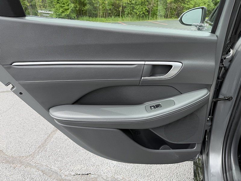 Used 2021 Hyundai Sonata Limited w/ Winter Weather Package FWD image 23