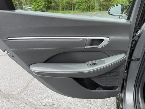 Used 2021 Hyundai Sonata Limited w/ Winter Weather Package FWD image 23