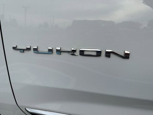 Used 2023 GMC Yukon SLT image 12
