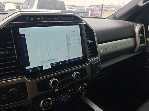 Used 2022 Ford F250 Lariat w/ Lariat Value Package AWD/4WD image 11