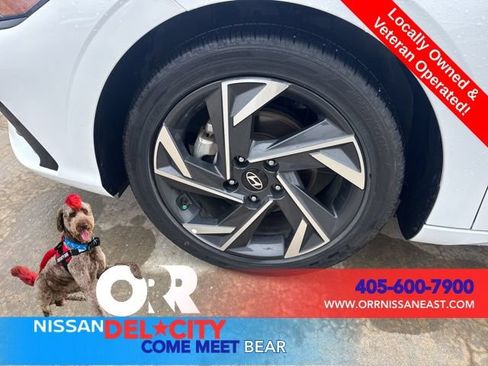 Used 2025 Hyundai Elantra SEL FWD image 9