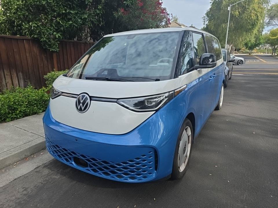 Used 2025 Volkswagen ID. Buzz 1st Edition RWD image 7