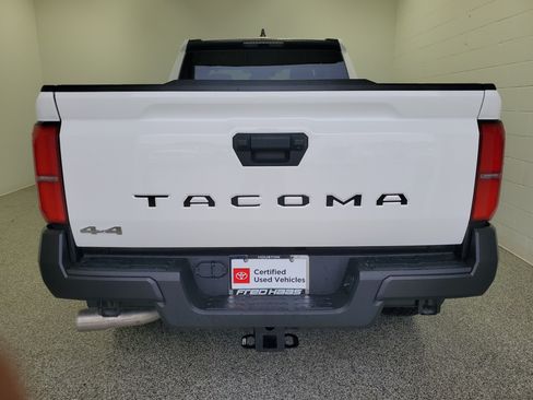 Certified 2025 Toyota Tacoma SR AWD/4WD image 7