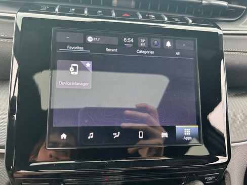 Used 2024 Jeep Grand Cherokee Laredo X image 12