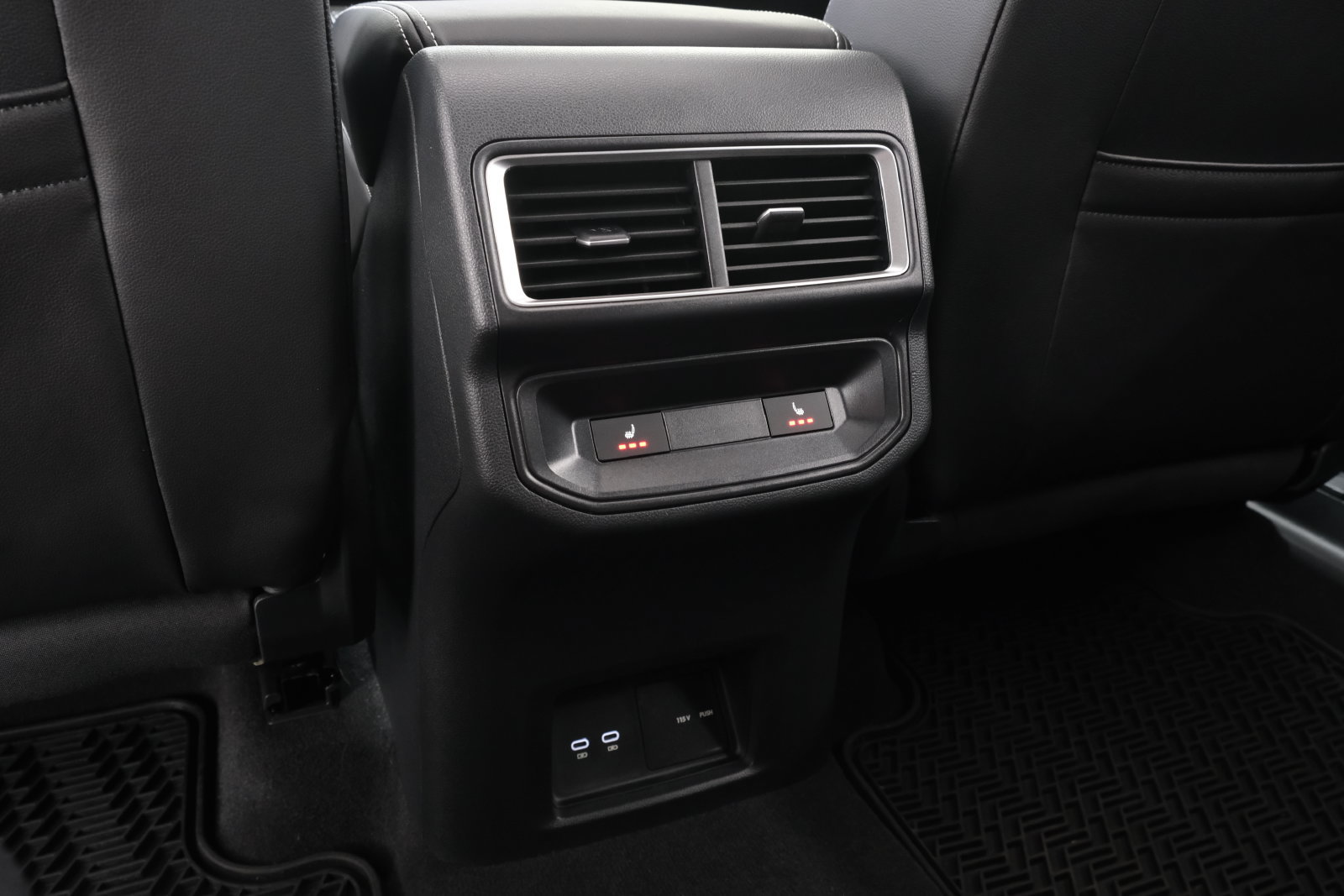Used 2024 Volkswagen Atlas Cross Sport SEL R-Line AWD/4WD image 34