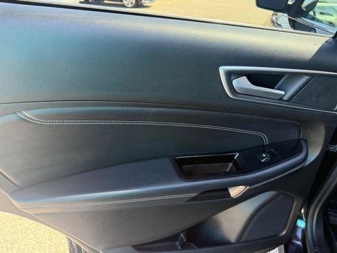 Used 2018 Ford Edge Titanium AWD/4WD image 17