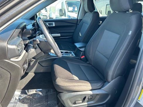 Certified 2023 Ford Explorer XLT image 9