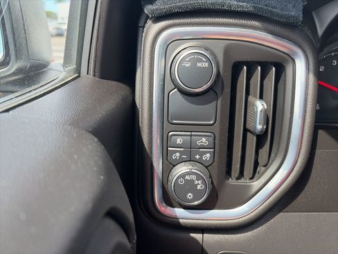 Used 2021 Chevrolet Silverado 1500 LT image 16