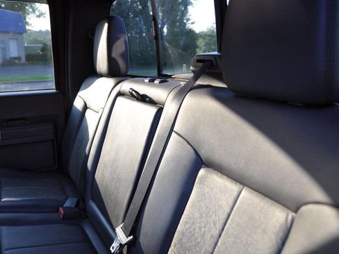 Used 2011 Ford F250 Lariat w/ Chrome Pkg image 19