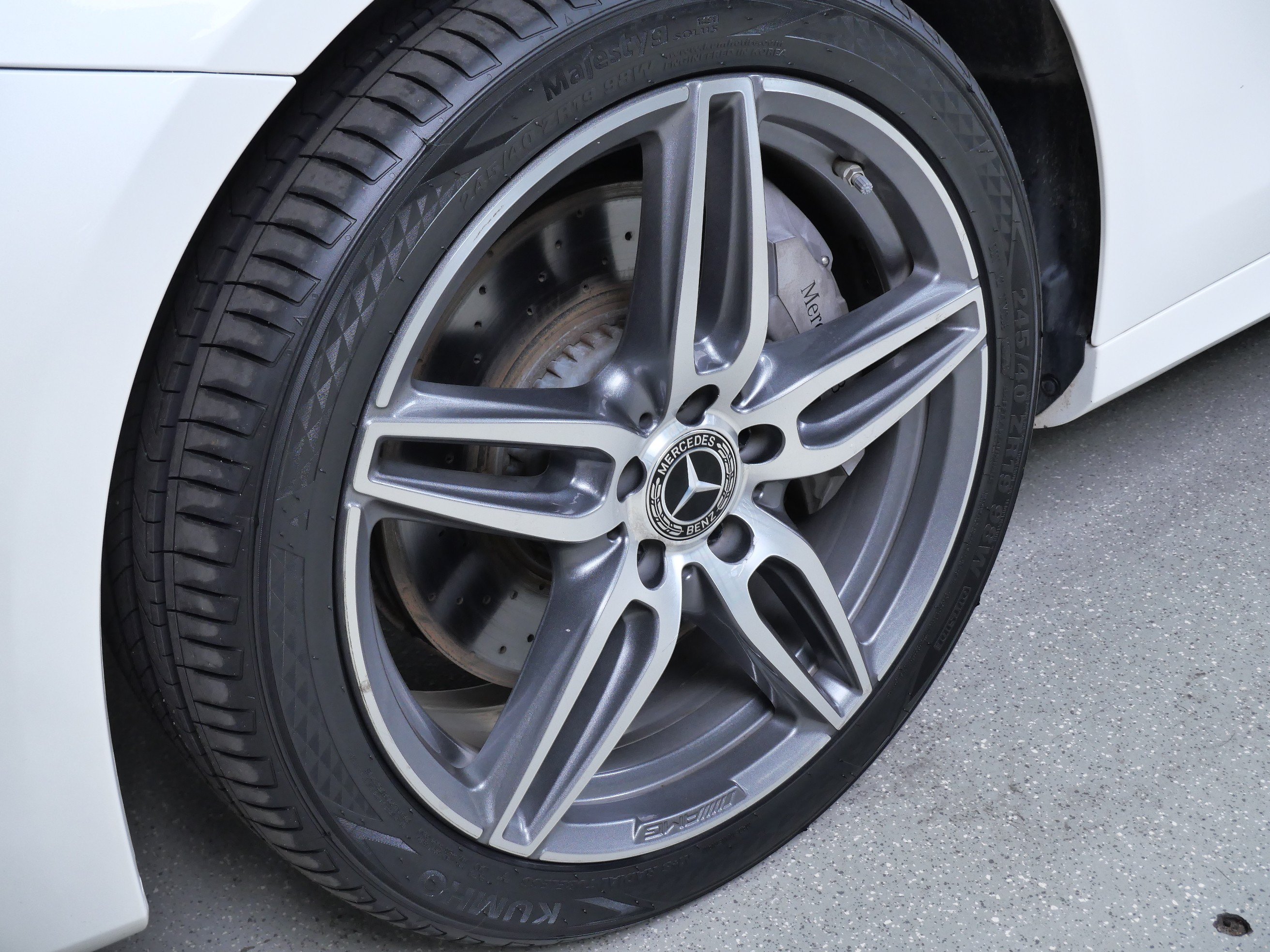 Used 2018 Mercedes-Benz E 300 image 12