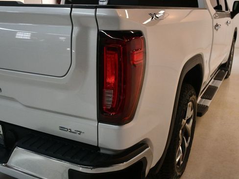 Used 2023 GMC Sierra 1500 SLT w/ SLT Premium Package image 18