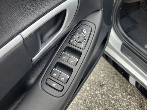 Used 2025 Hyundai Sonata SEL FWD image 12