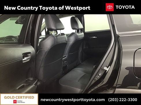 Used 2022 Toyota Corolla Cross XLE image 20