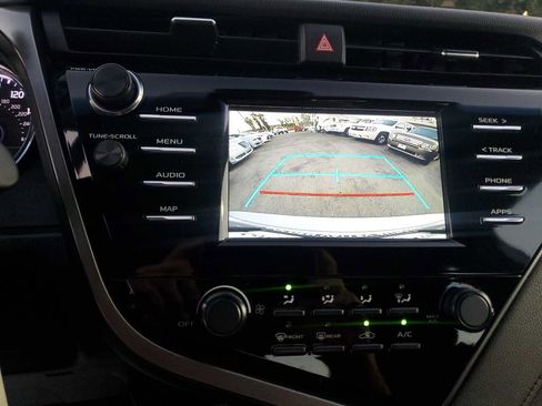 Used 2019 Toyota Camry LE image 14