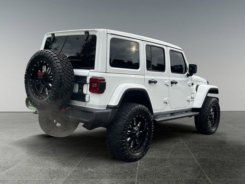 Used 2020 Jeep Wrangler Unlimited Sahara image 8