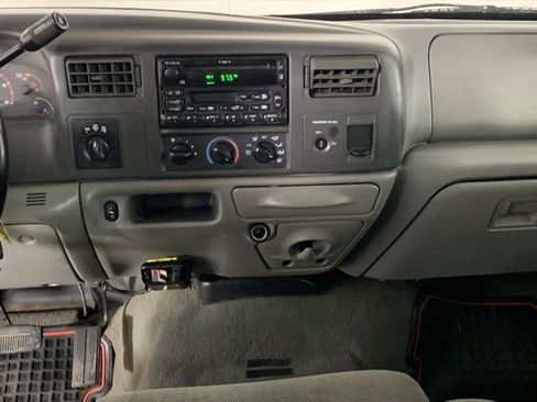 Used 2002 Ford F250 XLT image 11