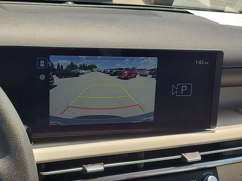 Used 2025 Hyundai Tucson SE FWD image 22
