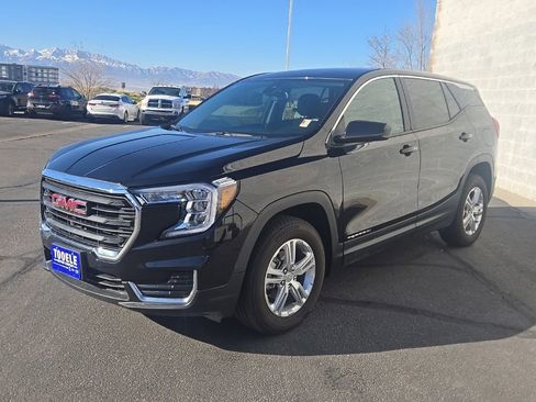 Used 2024 GMC Terrain SLE image 9