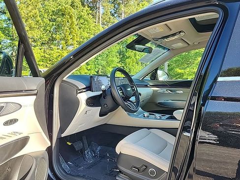Certified 2026 Genesis GV70 2.5T Select AWD/4WD image 6