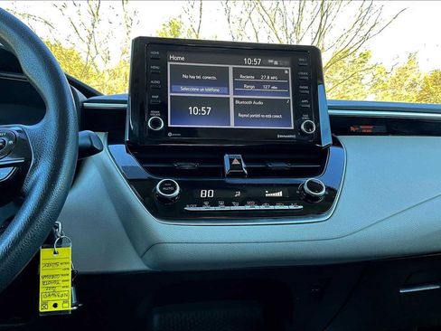 Used 2022 Toyota Corolla LE FWD image 32