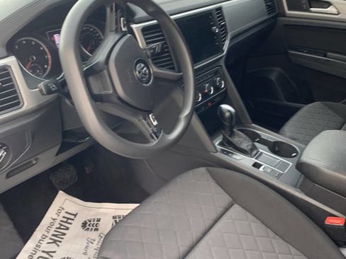 Used 2018 Volkswagen Atlas Launch Edition FWD image 12