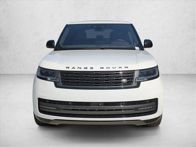 Used 2023 Land Rover Range Rover SE AWD/4WD image 2