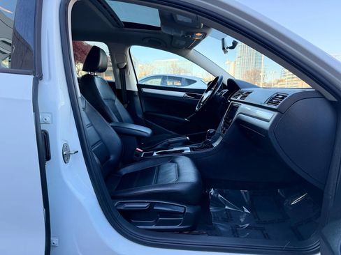 Used 2019 Volkswagen Passat 2.0T Wolfsburg w/ Wheels & Sunroof Package image 34