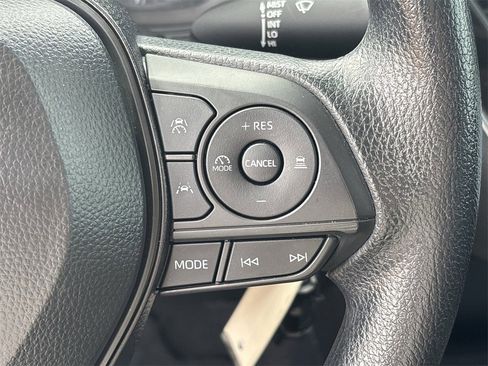 Used 2025 Toyota Corolla LE image 22