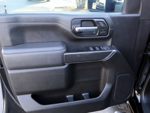 Used 2022 GMC Sierra 2500 AT4 image 29