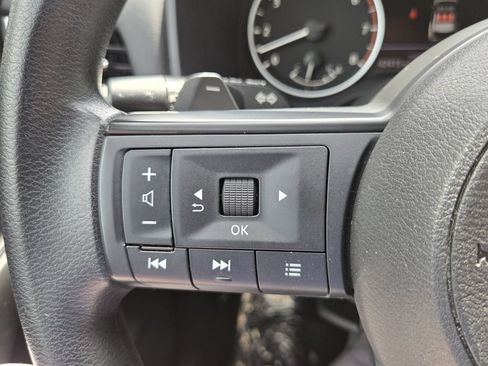 Used 2023 Nissan Rogue S FWD image 23