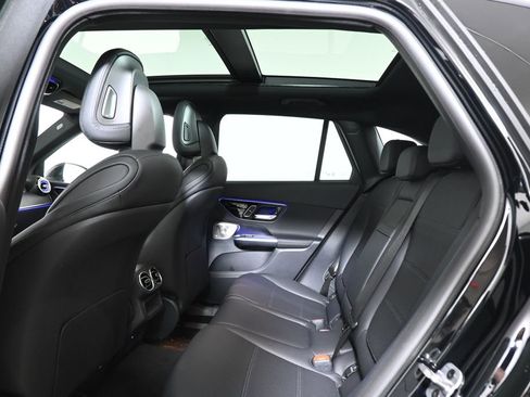 Used 2025 Mercedes-Benz GLC 350e 4MATIC image 34