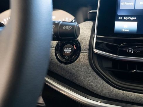 Used 2023 Jeep Compass Sport image 25