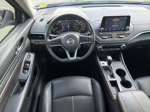 Used 2022 Nissan Altima 2.5 SR FWD image 21