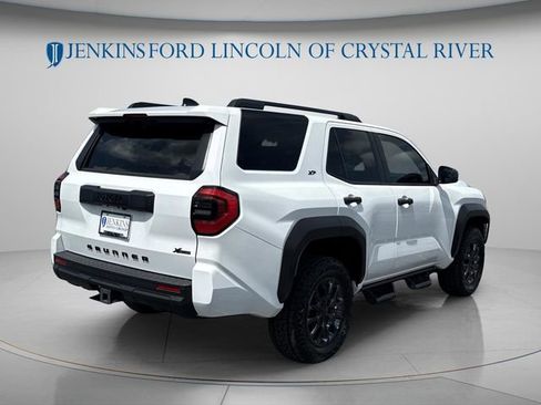 Used 2025 Toyota 4Runner SR5 AWD/4WD image 3