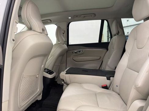 Used 2025 Volvo XC90 B6 Plus w/ Protection Package Premier AWD/4WD image 11