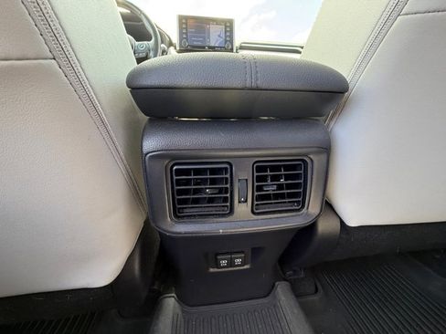 Used 2020 Toyota RAV4 Limited AWD/4WD image 33