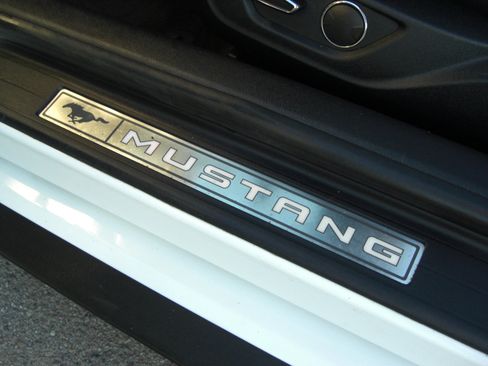 Used 2018 Ford Mustang Premium image 11