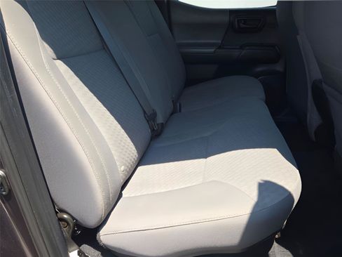 Used 2021 Toyota Tacoma SR AWD/4WD image 9