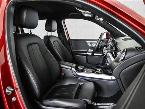 Certified 2021 Mercedes-Benz GLB 250 4MATIC image 22