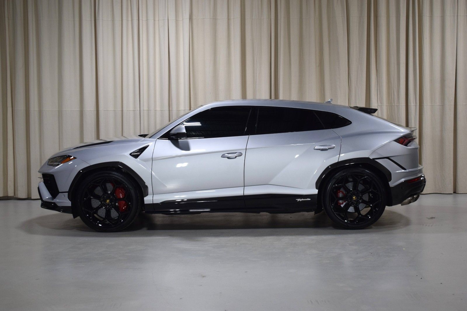 Used 2024 Lamborghini Urus Performante AWD/4WD image 5