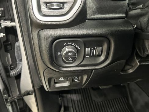 Used 2019 RAM 1500 Big Horn AWD/4WD image 14