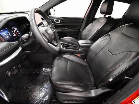 Used 2023 Jeep Compass Limited image 14