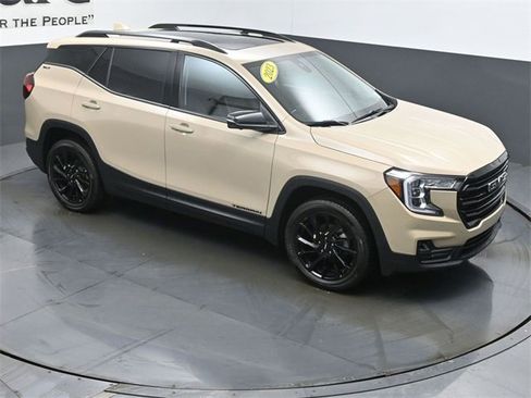 Used 2023 GMC Terrain SLT w/ Infotainment Package II image 47