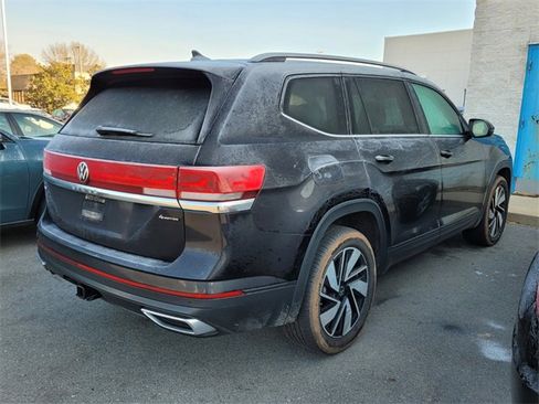 Used 2025 Volkswagen Atlas SE image 5